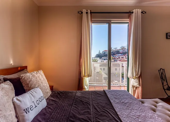 Lobos Flat Camara de Lobos